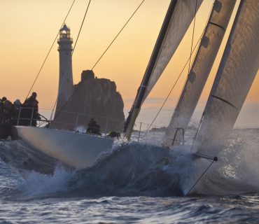 sailing yacht charter dubai