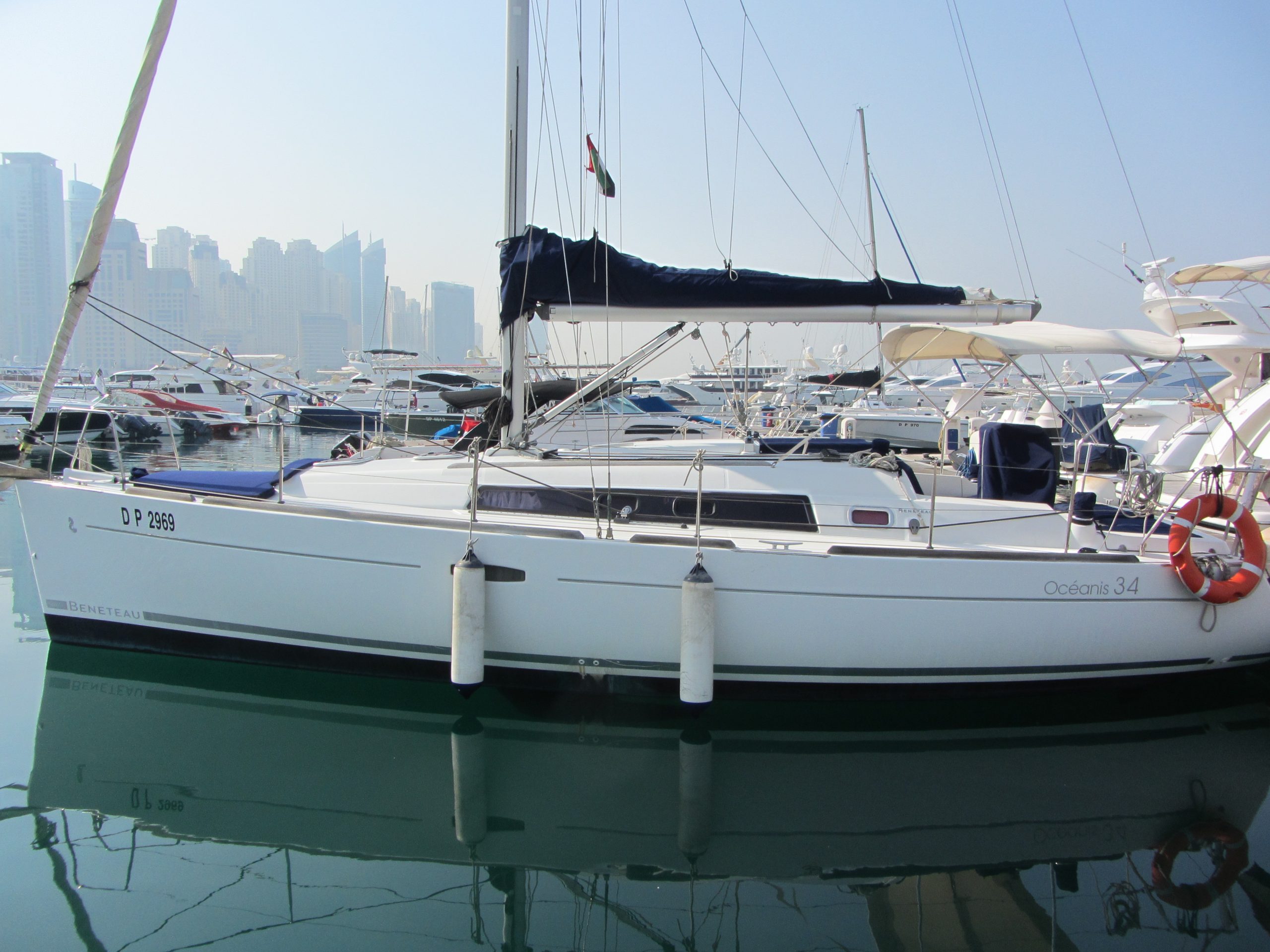 sailing yacht charter dubai