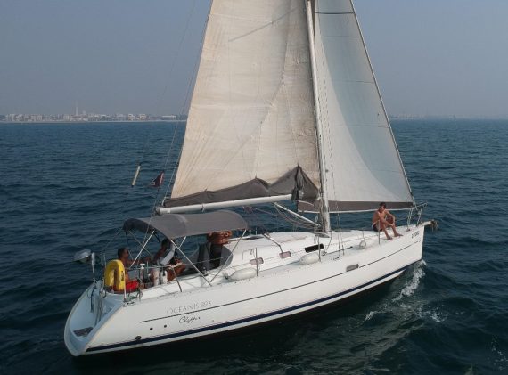 Beneteau Oceanis 323 (2007)