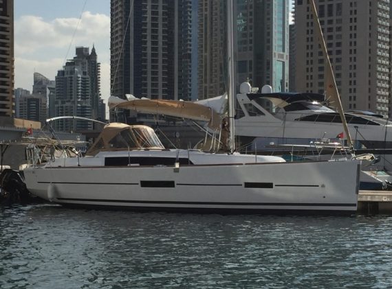 Dufour 382 (2016)